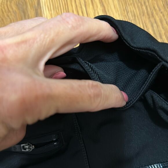 Athleta Black and White Athletic Shorts for Dynamic Performance - Picture 7 of 9